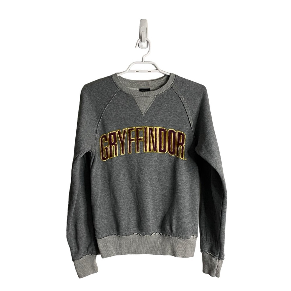 Universal Studios The Wizarding World of Harry Potter Gryffindor Sweatshirt